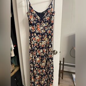Lulus Medium spaghetti strap navy floral maxi